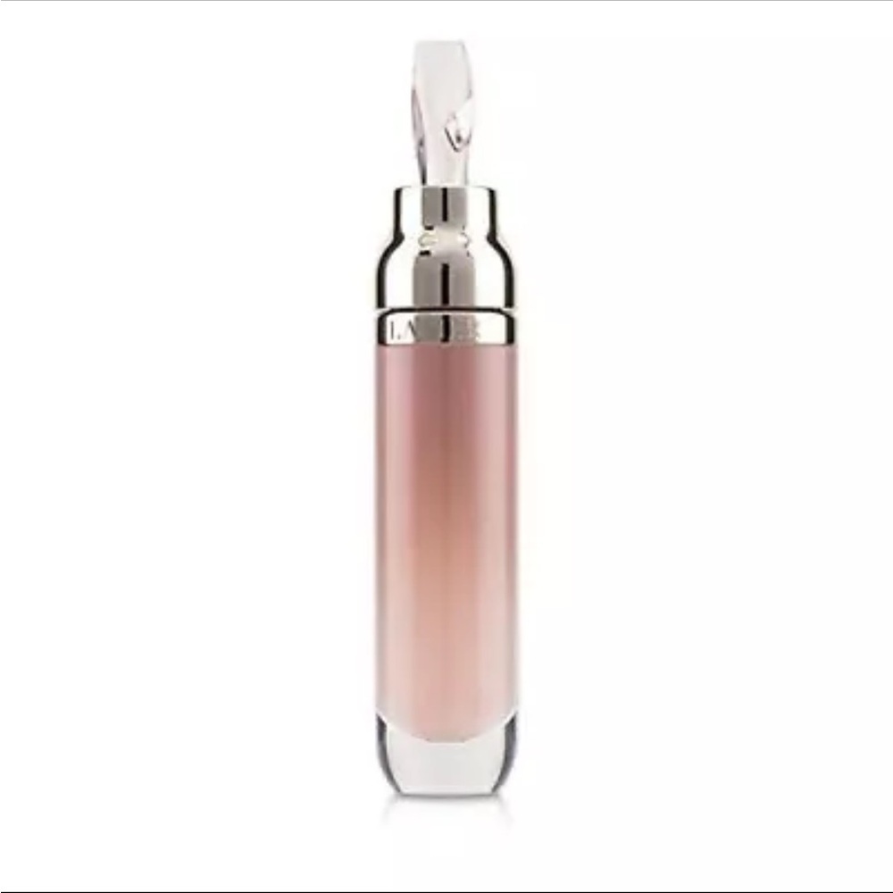 New LA MER The Lip Volumizer. Softens, smoothies and plumps lips